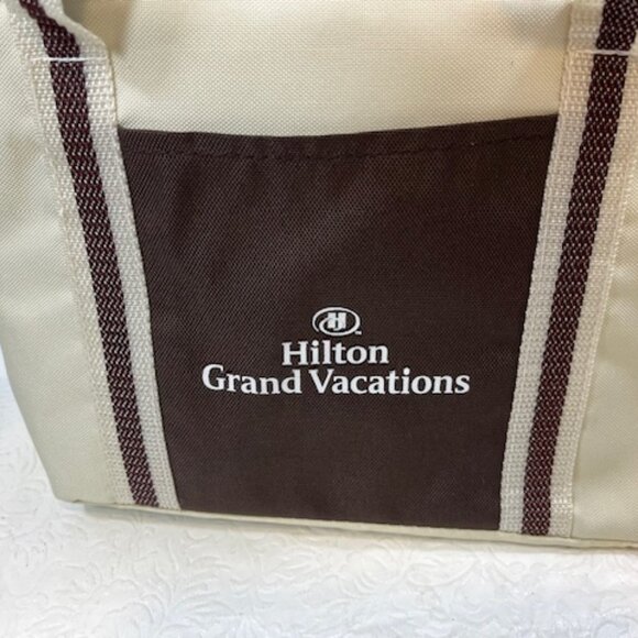 Hilton Grand Vacations Soft Mini Zip Cooler Beach Lunch Tote Bag 9"x5"x7.5" - Picture 5 of 10